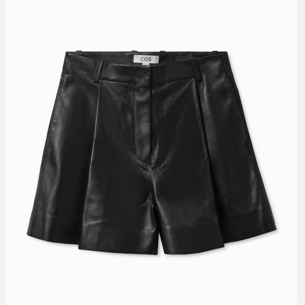 COS Pleated Leather Shorts Black Size 6